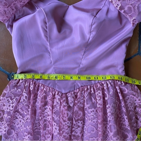 VTG Pink Ruffles Lace Prom Pageant Gown SOUTHERN BELLE Dress Barbiecore 11 / 12 - Picture 9 of 12